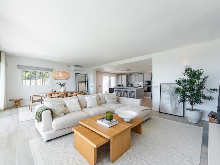 Villa for Sale in Istán, Malaga 5