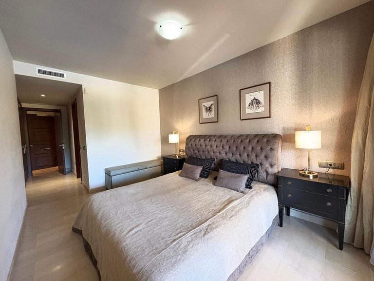Apartment for Sale in Nueva Andalucía, Malaga 10