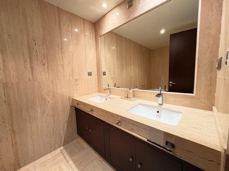 Apartment for Sale in Nueva Andalucía, Malaga 15