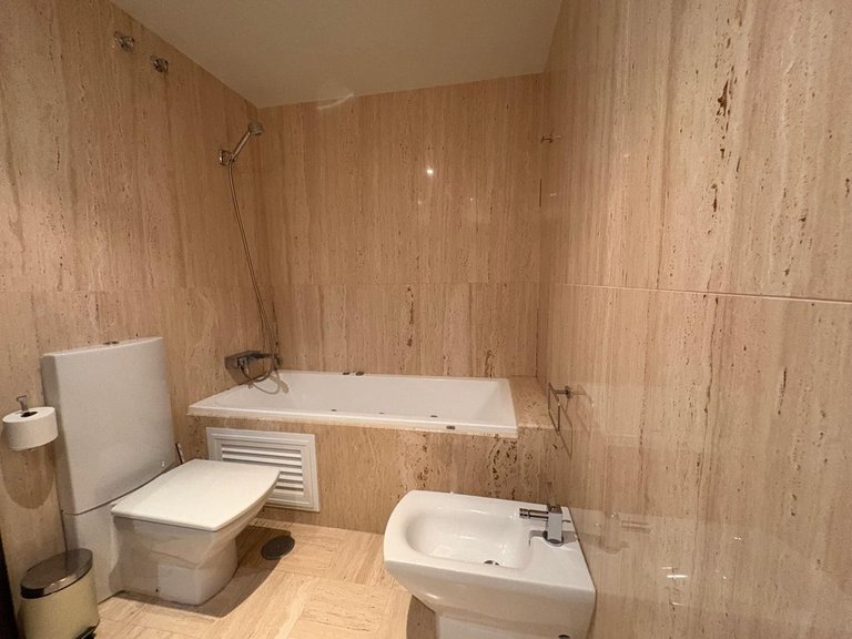 Apartment for Sale in Nueva Andalucía, Malaga 16
