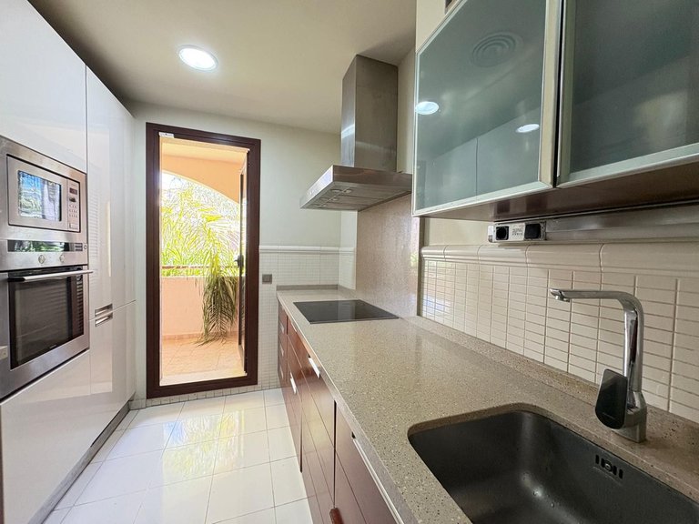 Apartment for Sale in Nueva Andalucía, Malaga 8