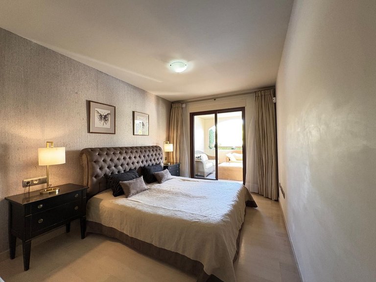 Apartment for Sale in Nueva Andalucía, Malaga 9