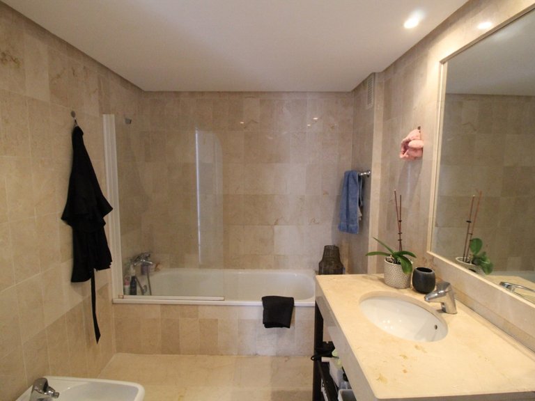 Apartment for Sale in El Presidente, Malaga 13