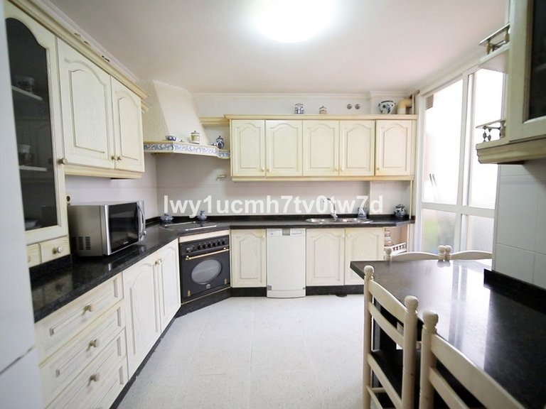 Apartment for Sale in Cerrado De Calderón, Malaga 16