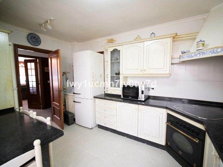 Apartment for Sale in Cerrado De Calderón, Malaga 17