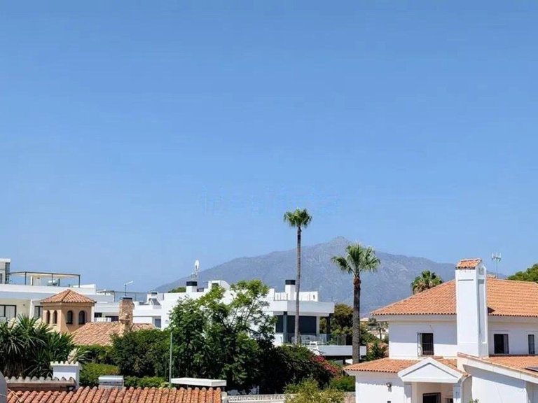 Villa for Sale in San Pedro De Alcántara, Malaga 25