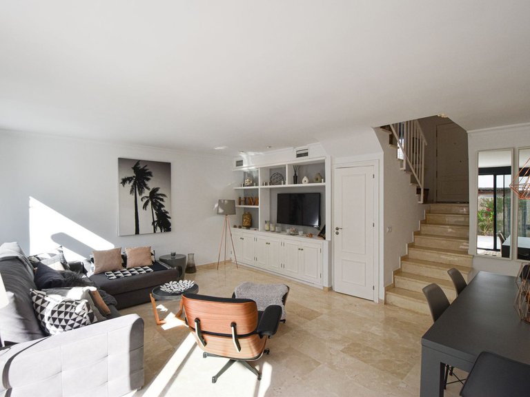 Villa for Sale in San Pedro De Alcántara, Malaga 4
