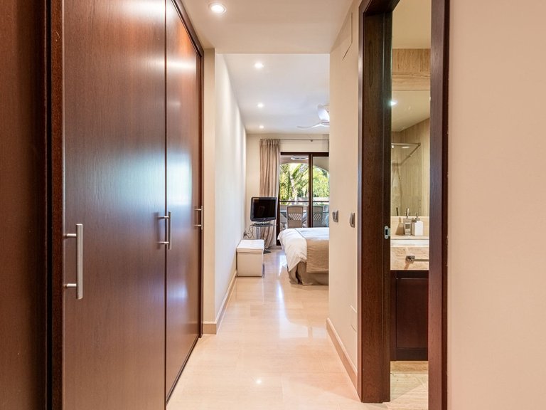 Apartment for Sale in Nueva Andalucía, Malaga 15