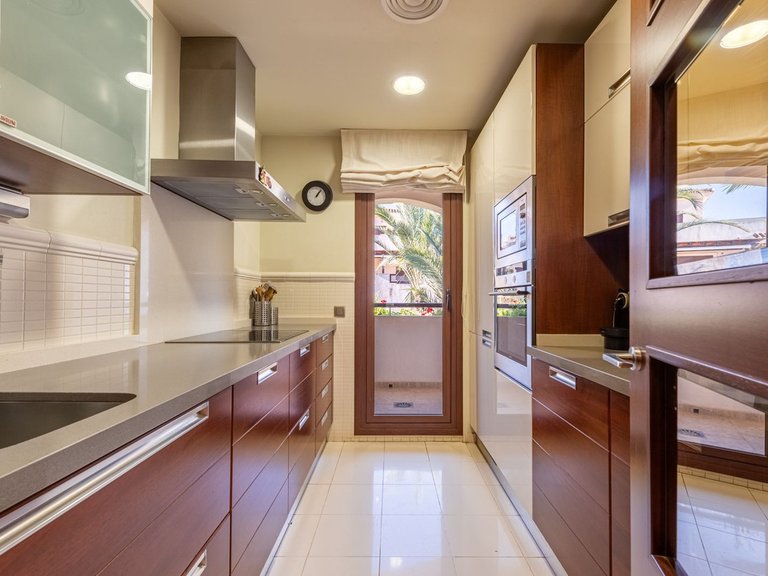 Apartment for Sale in Nueva Andalucía, Malaga 4