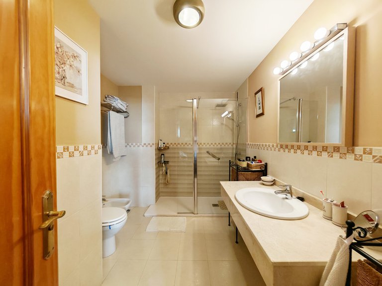 Apartment for Sale in Calahonda, Malaga 12