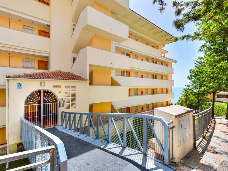 Penthouse for Sale in Carvajal, Malaga 24