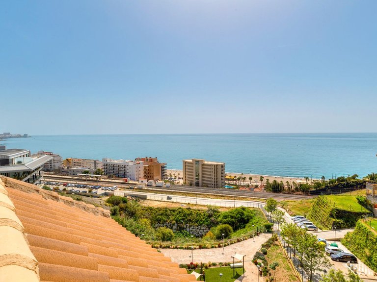 Penthouse for Sale in Carvajal, Malaga 25