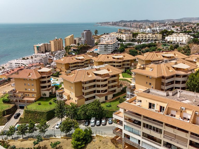Penthouse for Sale in Carvajal, Malaga 29