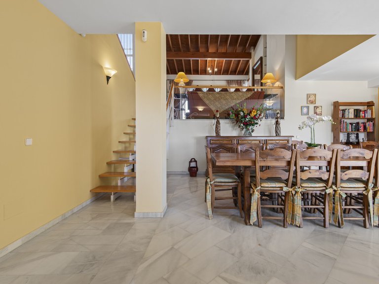Villa for Sale in Benahavís, Malaga 11