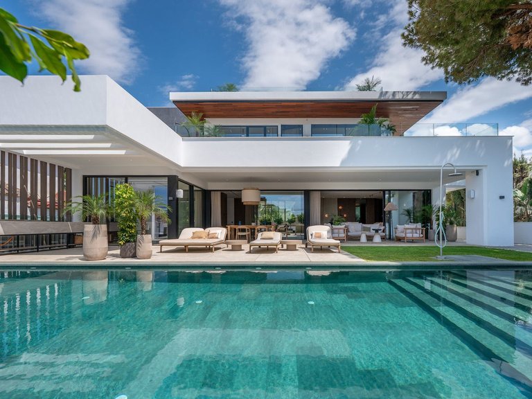 Villa for Sale in Marbesa, Malaga 1