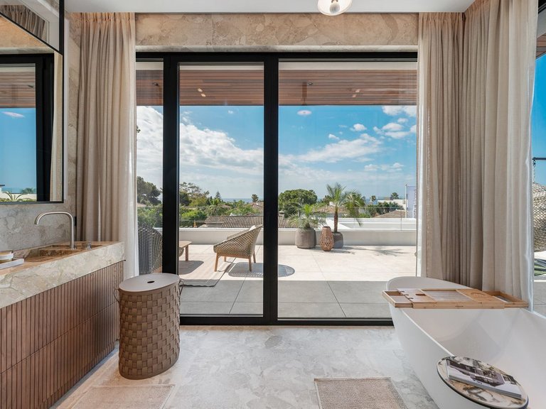 Villa for Sale in Marbesa, Malaga 19