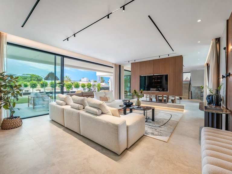 Villa for Sale in Marbesa, Malaga 54