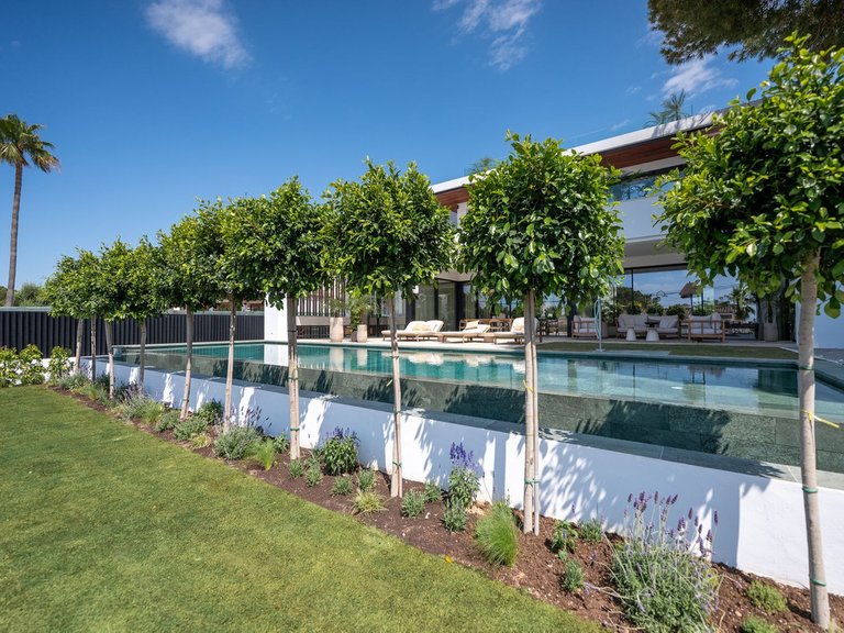 Villa for Sale in Marbesa, Malaga 7