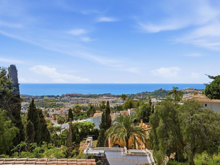 Villa for Sale in Benalmadena, Malaga 1