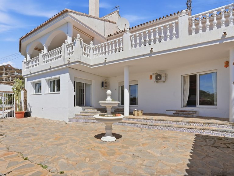 Villa for Sale in Benalmadena, Malaga 38