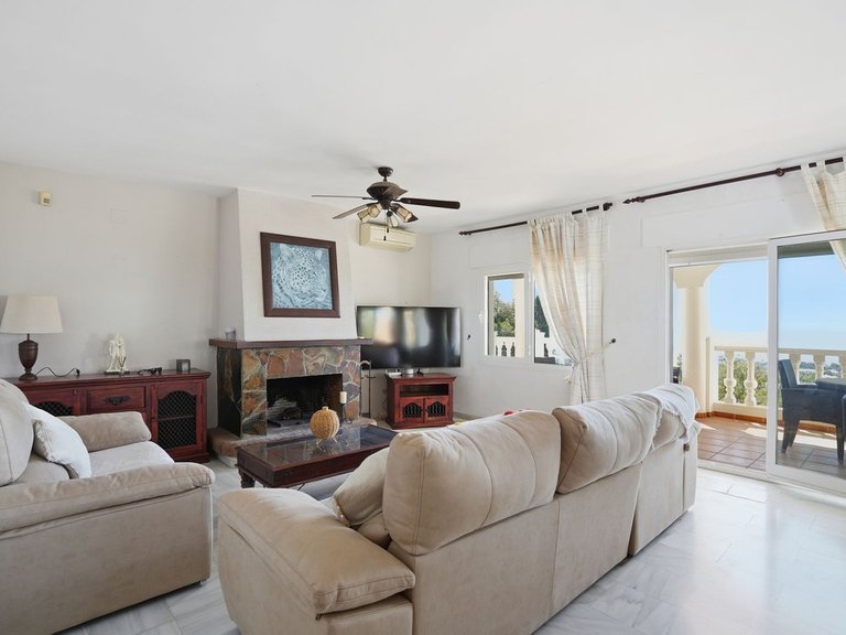 Villa for Sale in Benalmadena, Malaga 8
