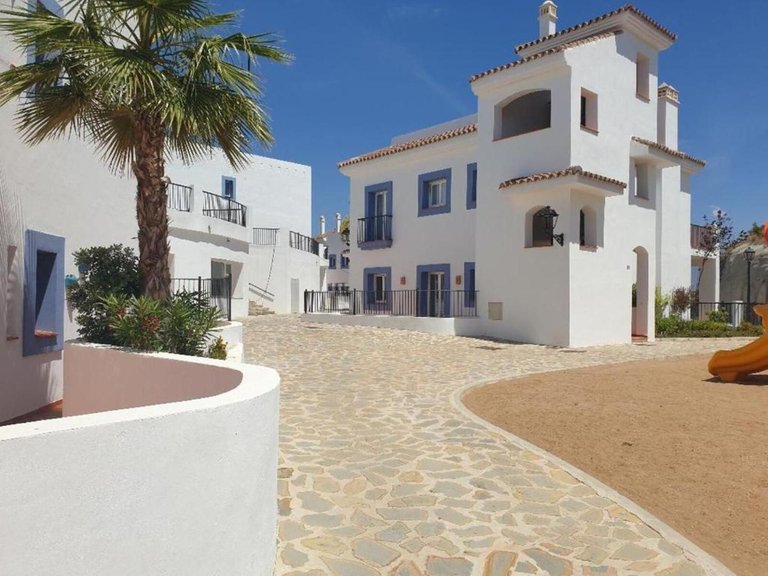 Apartment for Sale in El Paraiso, Malaga 10