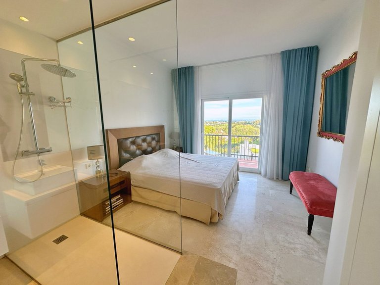 Apartment for Sale in El Paraiso, Malaga 12
