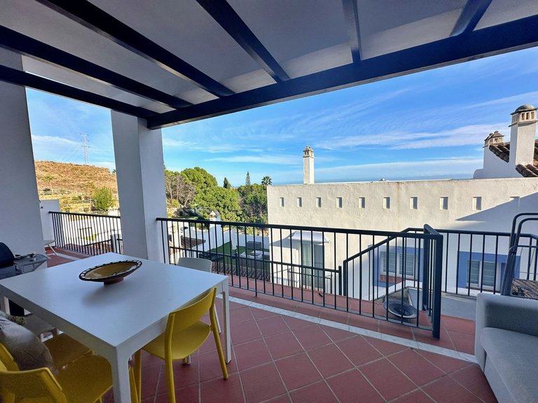 Apartment for Sale in El Paraiso, Malaga 2