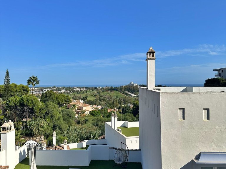 Apartment for Sale in El Paraiso, Malaga 24