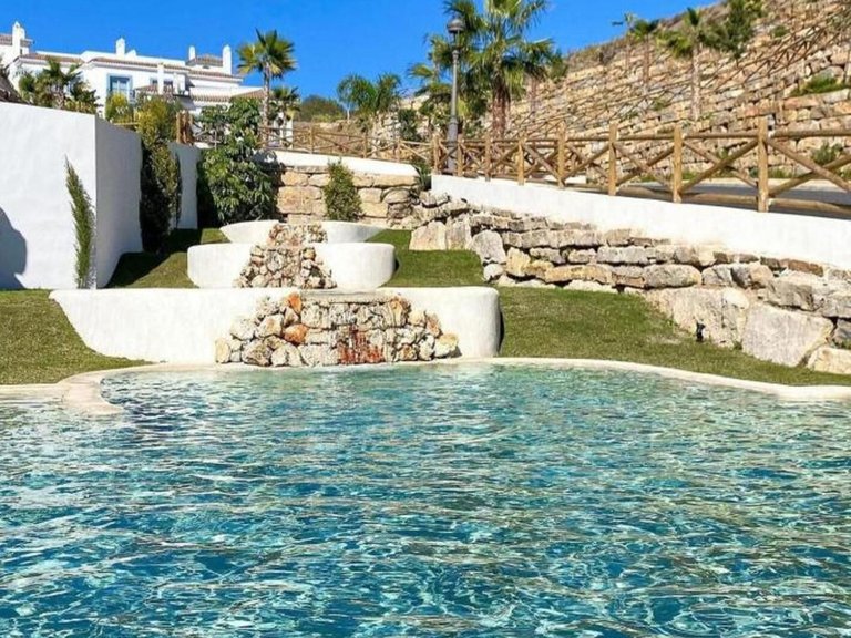Apartment for Sale in El Paraiso, Malaga 36
