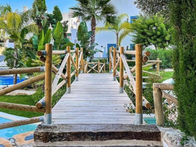 Apartment for Sale in El Paraiso, Malaga 38