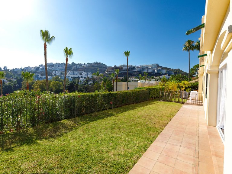 Apartment for Sale in La Quinta, Malaga 28