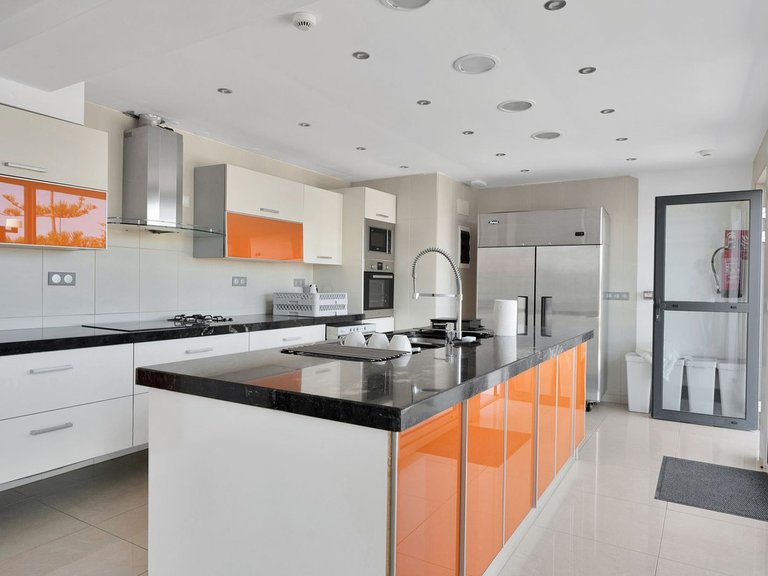 Villa for Sale in El Chaparral, Malaga 13