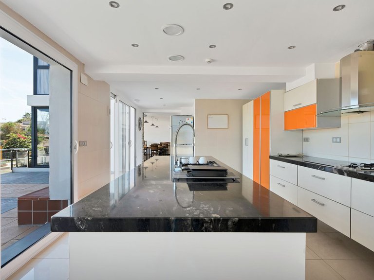 Villa for Sale in El Chaparral, Malaga 14