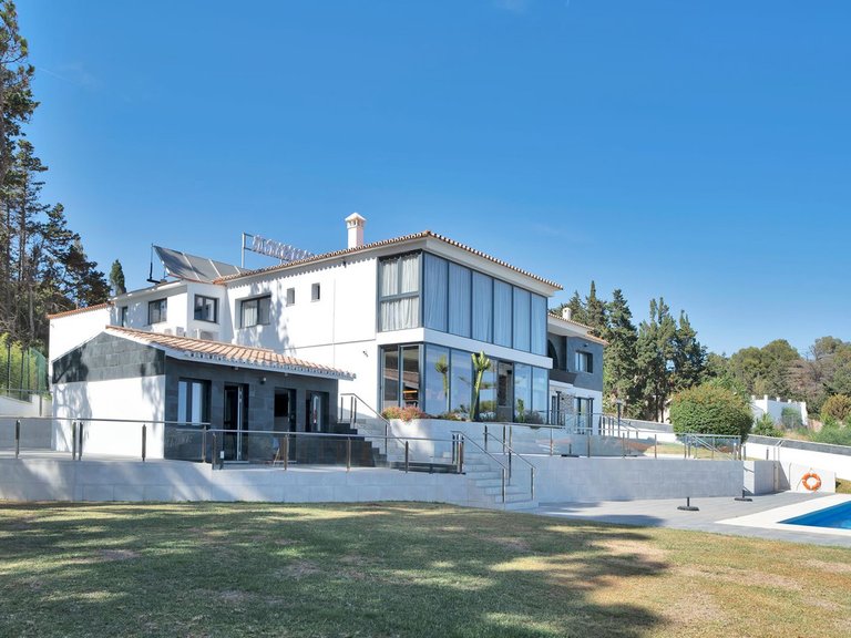 Villa for Sale in El Chaparral, Malaga 2