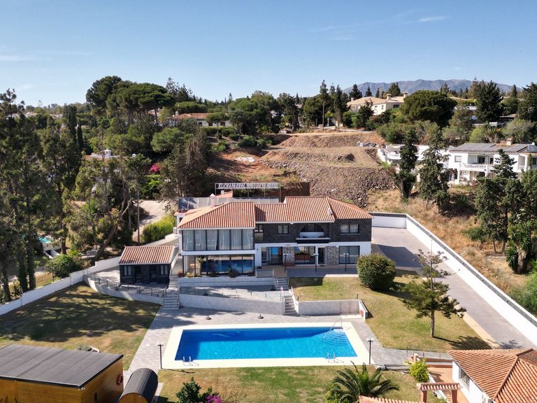Villa for Sale in El Chaparral, Malaga 3