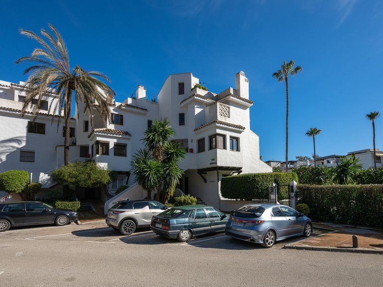 Apartment for Sale in Elviria, Malaga 40