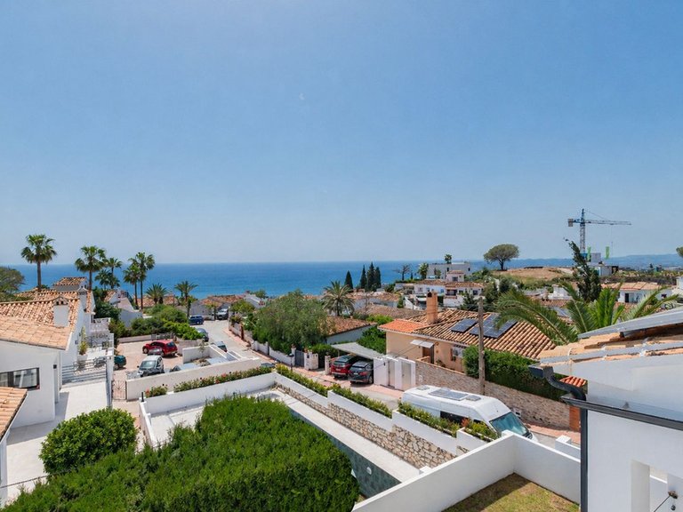Villa for Sale in La Capellania, Malaga 36