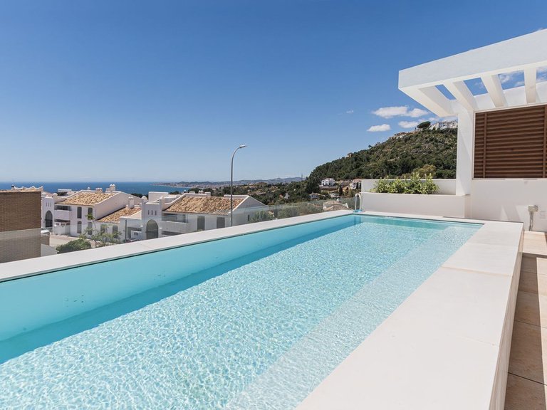Villa for Sale in Benalmadena, Malaga 1