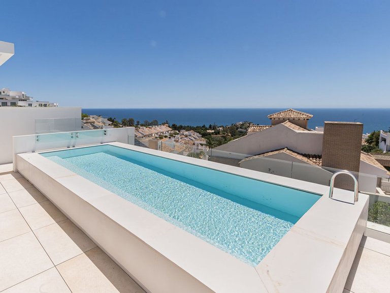 Villa for Sale in Benalmadena, Malaga 2