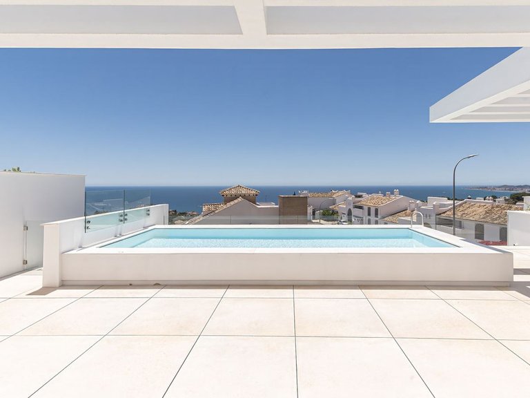 Villa for Sale in Benalmadena, Malaga 3
