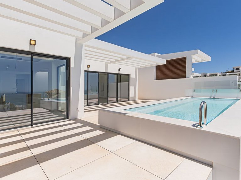 Villa for Sale in Benalmadena, Malaga 5