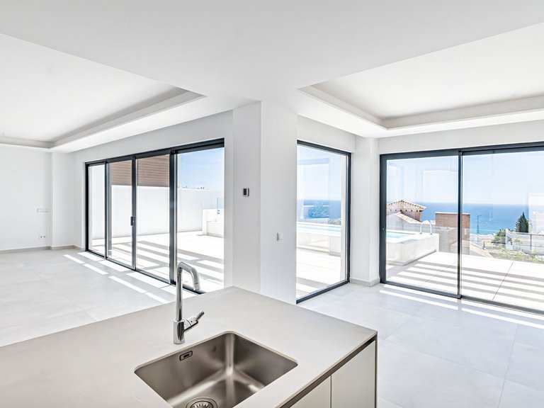 Villa for Sale in Benalmadena, Malaga 8