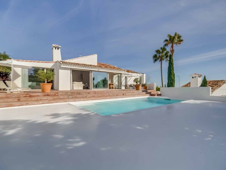 Villa for Sale in Benalmadena, Malaga 1