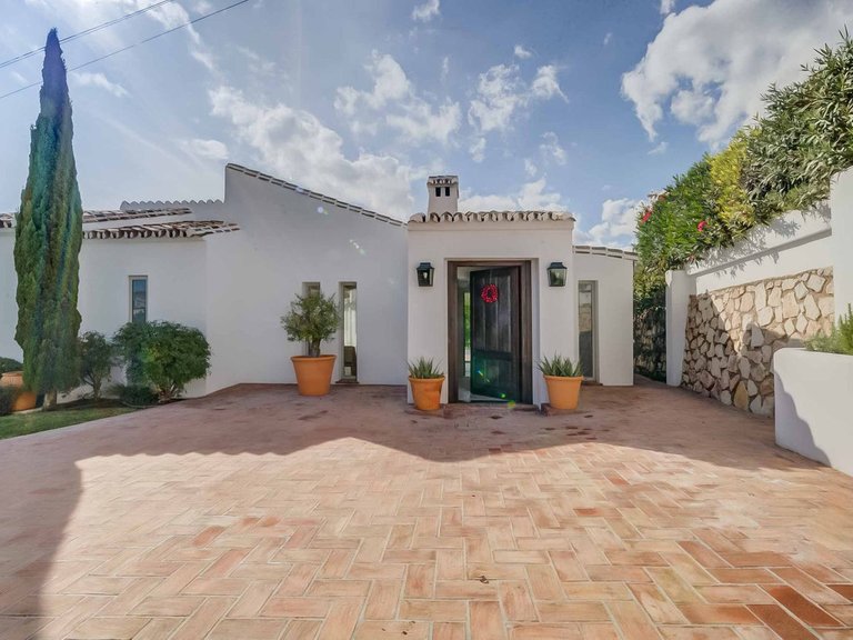Villa for Sale in Benalmadena, Malaga 98