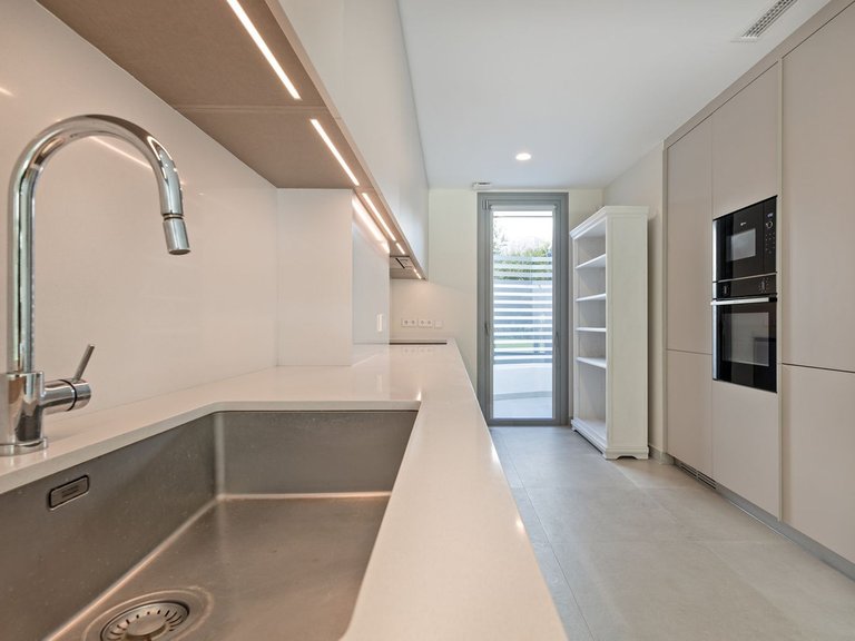 Villa for Sale in San Pedro De Alcántara, Malaga 28