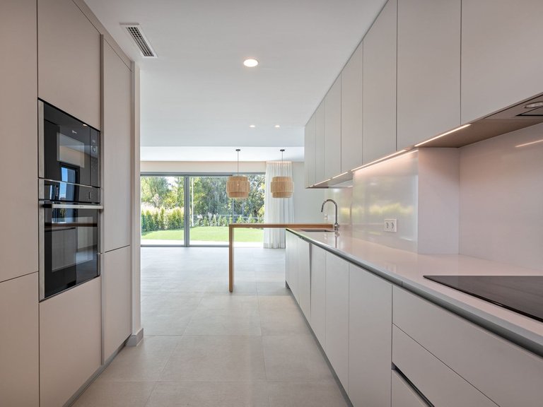 Villa for Sale in San Pedro De Alcántara, Malaga 4