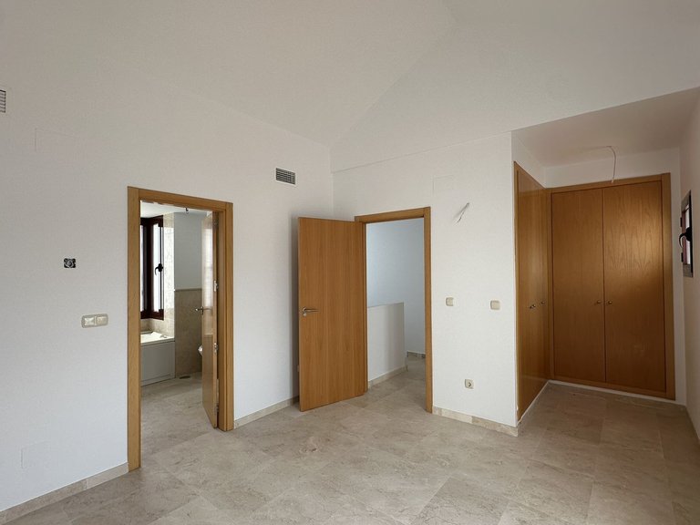 Villa for Sale in Doña Julia, Malaga 31