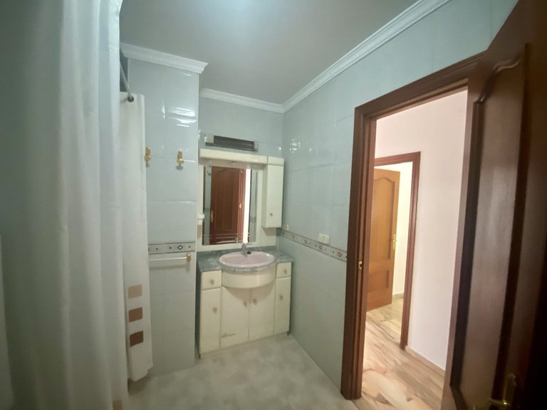 Villa for Sale in Málaga, Malaga 31
