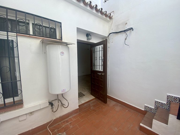 Villa for Sale in Málaga, Malaga 38